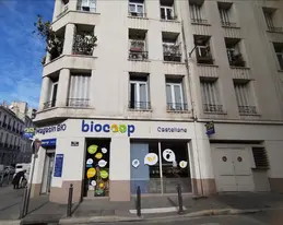 40-biocoop-marseille-castellane-magasin-bio-facade-entree-devanture.webp